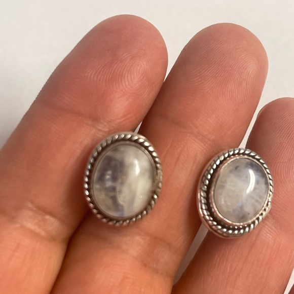 Vintage Sterling Silver Moonstone Earrings - Picture 3 of 8